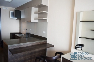 Must sell. Expat moving condo for sale in Bangkok near BTS 33.87 sq.m. 1 bedroom furnished. High floor, Fresh nice view & walk to BTS wonwienyai. Best offer!!!