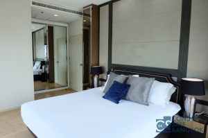 Condo for sale in Sukhumvit Ekamai BTS. Nice corner unit and with tasteful decoration 74 sq.m. 2 bedrooms
