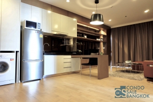 Condo for sale in Sukhumvit Ekamai BTS. Nice corner unit and with tasteful decoration 74 sq.m. 2 bedrooms