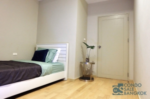 Condo for sale in Sukhumvit Ekamai BTS. Nice corner unit and with tasteful decoration 74 sq.m. 2 bedrooms