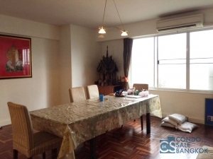 4 bedrooms big condo for sale in Bangkok Sukhumvit walk to Nana BTS 353 sqm.