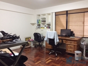 4 bedrooms big condo for sale in Bangkok Sukhumvit walk to Nana BTS 353 sqm.