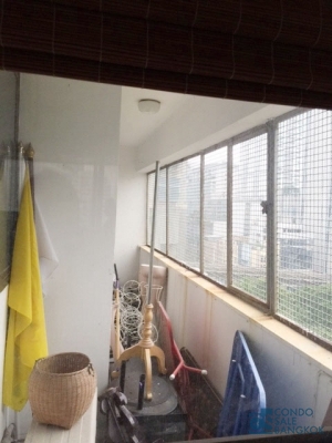 4 bedrooms big condo for sale in Bangkok Sukhumvit walk to Nana BTS 353 sqm.