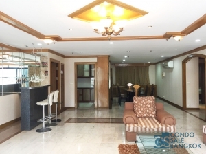 Condo for sale at Sukhumvit 39, 3 Bedrooms 3 Bathrooms 1 Maid, 193.11 sqm.