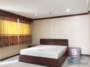 Condo for sale at Sukhumvit 39, 3 Bedrooms 3 Bathrooms 1 Maid, 193.11 sqm.