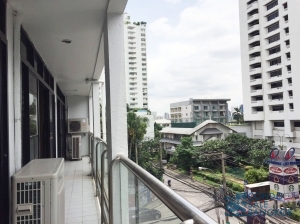 Condo for sale at Sukhumvit 39, 3 Bedrooms 3 Bathrooms 1 Maid, 193.11 sqm.