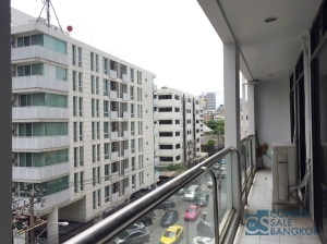 Condo for sale at Sukhumvit 39, 3 Bedrooms 3 Bathrooms 1 Maid, 193.11 sqm.