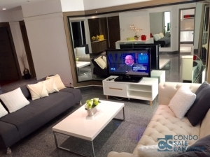 Condo for Rent!! Lookout Thonglor, 3 bedrooms 170 Sq.m. High floor, Walk to Thonglor BTS.