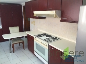 Condo for sale Sukhumvit 24 full facilities compound 260 sq.m. 3 bedrooms Promphong BTS