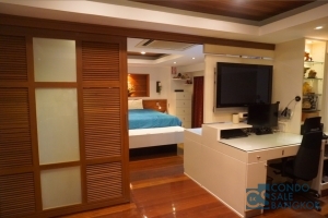 Condo for Sale in State Tower, 1 bedroom 94.97 Sq.m. High floor on 45 Floor, Close to Surasak BTS