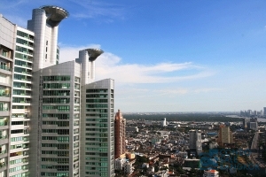 Best location for sale at Sukhumvit 16. Corner room very nice view, 3 bedrooms 193 sq.m. Close to Asoke BTS