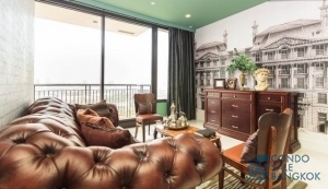 Condo for salr at Sukhumvit 22, 3 bedrooms 152 sqm. City and river view corner unit.