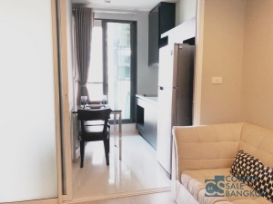 Condo for sale at Rhythm Sukhumvit 44/1, 1 bedroom 32 Sq.m. Just 1 minute walk to BTS Phra Khanong.