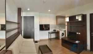 Condo for sale at Sukhumvit 42, Fully furnished 45 sq.m. 1 bedroom, Only 5 minutes walk to BTS Ekamai.