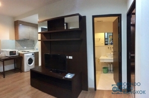 Condo for sale at Sukhumvit 42, Fully furnished 45 sq.m. 1 bedroom, Only 5 minutes walk to BTS Ekamai.