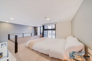 Sell with Tenants, Chewathai Residence at Asoke, 1 BR duplex 35.70 Sqm. Walk to MRT Petchburi-Rama 9.