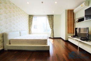 Luxury condo for SALE at Silom, 3 bedrooms 4 bathrooms 211 sq.m. Close to Saladaeng BTS.