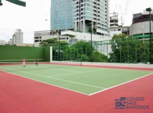 Condo for sale in Sukhumvit 39, 3 Bedrooms 136 sq.m. Walk to BTS Prompong.