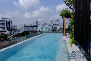 Brand New! The Remarkable condo for sale 2 bedrooms fully furnished. on Petchaburi Road. 3 minutes to Bangkok Hospital 5 minutes to Thonglor. Greenery area and comfortable upscale residential zone