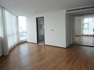 BEST DEAL IN SATHORN! 116.44 sq.m. 2 bedrooms spacious living area. Panoramic view. Near BTS