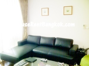 Condo Sale on early Sukhumvit near BTS & park, 80 Sqm., 2 bedrooms, 2 bathrooms, fully furnished.