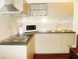 Condo Sale on early Sukhumvit near BTS & park, 80 Sqm., 2 bedrooms, 2 bathrooms, fully furnished.