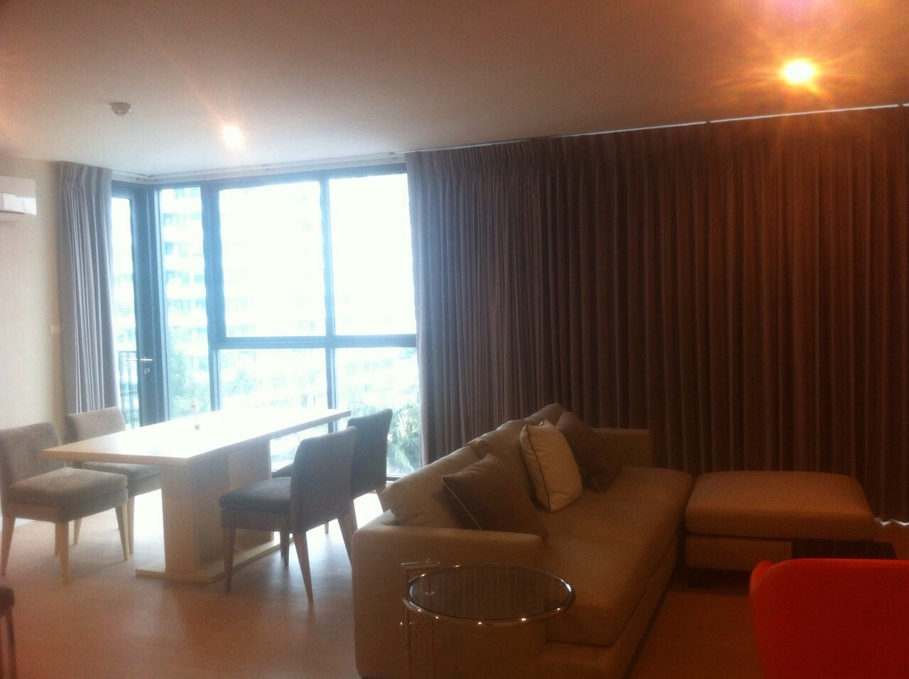 Brand new condo for sale in thonglor Bangkok. Prime residential area. Fully furnished & ready to move in. 83 sq.m. 2 bedrooms. Nice view. Offer 6% rental guarantee first 2 years!!