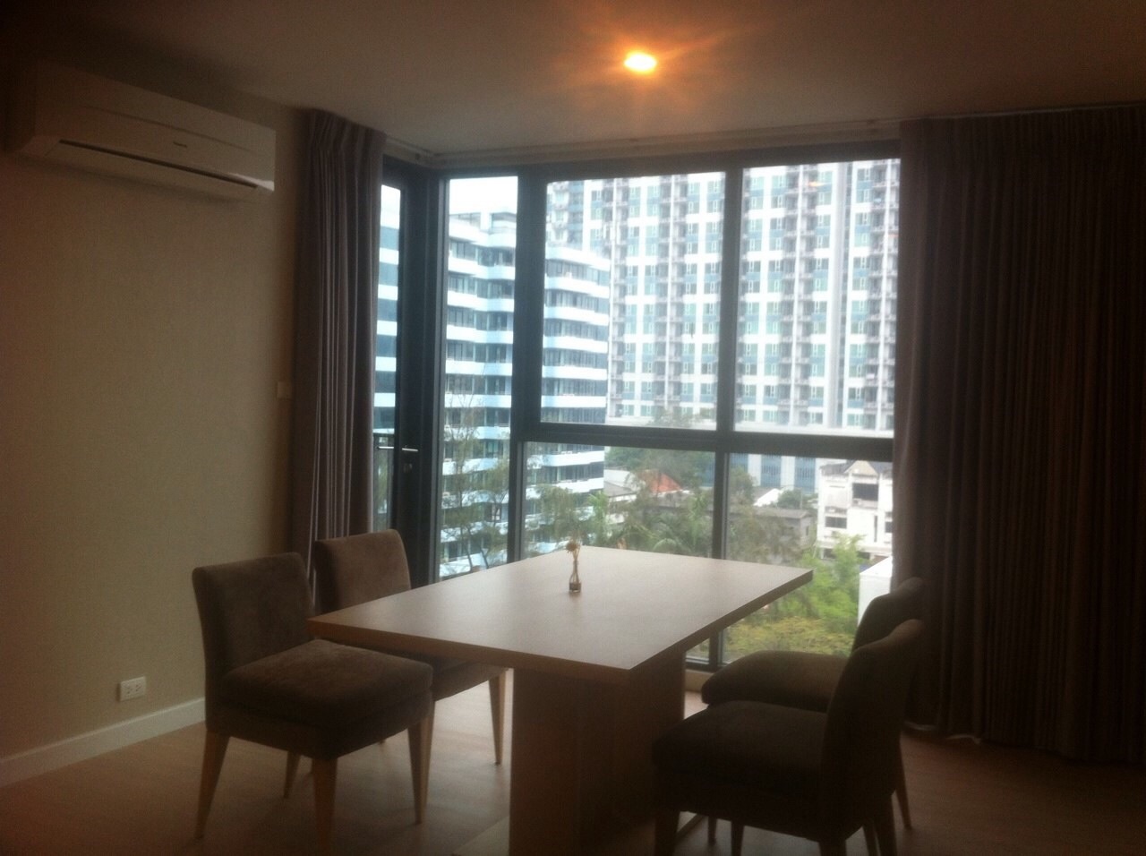 Brand new condo for sale in thonglor Bangkok. Prime residential area. Fully furnished & ready to move in. 83 sq.m. 2 bedrooms. Nice view. Offer 6% rental guarantee first 2 years!!