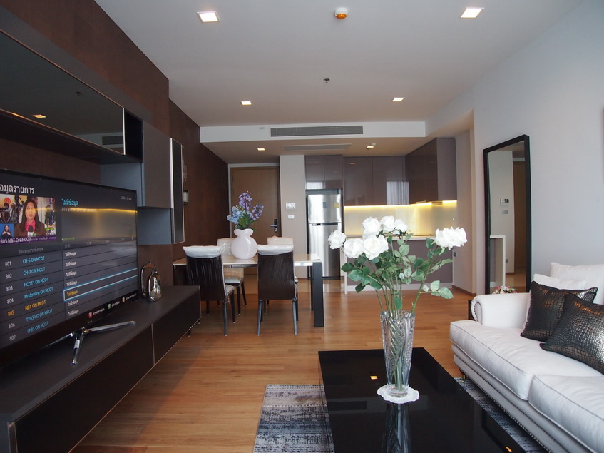 Brand new Condo! : 2bed/2bath , FULLY LUXURY 1st class furnished, Corner room 85 sq.m.,Pararomic view.