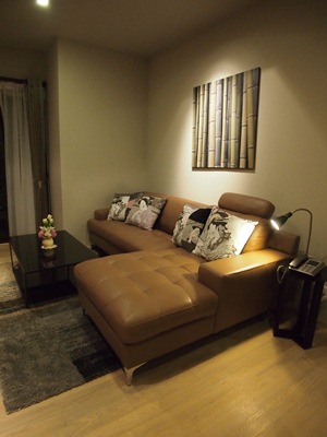 Brand condo Sukhumvit 26 ,150 m. to Emporium&Phrompong BTS, 2 bedroom 72 sq.m. corner unit with pool view