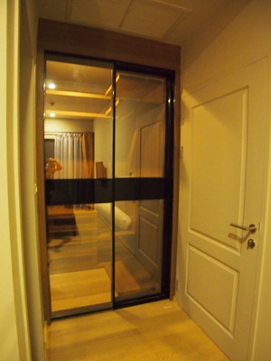 Brand condo Sukhumvit 26 ,150 m. to Emporium&Phrompong BTS, 2 bedroom 72 sq.m. corner unit with pool view