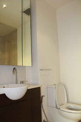 Sukhumvit 49 , 48 sq.m.for 1 bedroom 1 bathroom with shower and bathtub