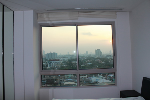 Sukhumvit 49 , 48 sq.m.for 1 bedroom 1 bathroom with shower and bathtub