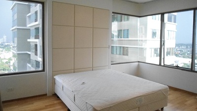 Sukhumvit 24, Luxury Condo with good view, 110 sq.m.2 bedroom , 3 bathroom with balcony