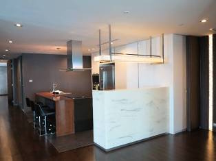 The Pano luxury condo for sale. River size 3 bedrooms 239 sq.m. Super high floor. Stunt paronamic view of river and city.