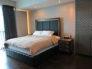 The Pano luxury condo for sale. River size 3 bedrooms 239 sq.m. Super high floor. Stunt paronamic view of river and city.