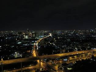 The Pano luxury condo for sale. River size 3 bedrooms 239 sq.m. Super high floor. Stunt paronamic view of river and city.