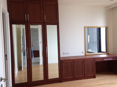Condo For Sale - Sukhumvit 22, 3 bedroom 155 sq.m. tastefully furnished on high floor