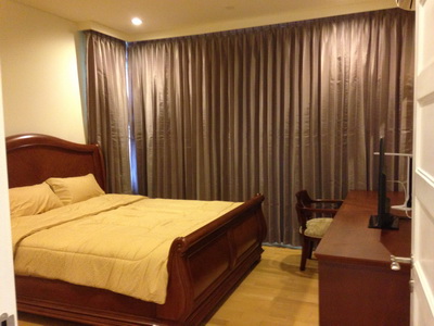 Condo For Sale - Sukhumvit 22, 3 bedroom 155 sq.m. tastefully furnished on high floor