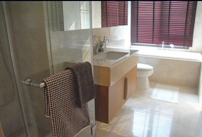 condo for sale in Ruamrudee Ploebchit area. 68 sq.m. 1 bedrrom. Nicely furnished in upscale neighborhood area.