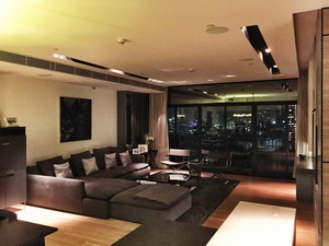 Stunt panoramic view of Bangkok 221 sq.m. 2 bedrooms + 1 study and 3 bathrooms. Balcony in every room. Semi-Furnished. One of a kind!