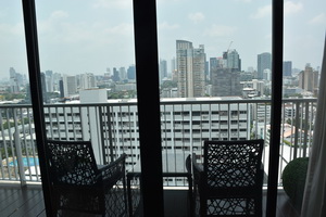 Stunt panoramic view of Bangkok 221 sq.m. 2 bedrooms + 1 study and 3 bathrooms. Balcony in every room. Semi-Furnished. One of a kind!