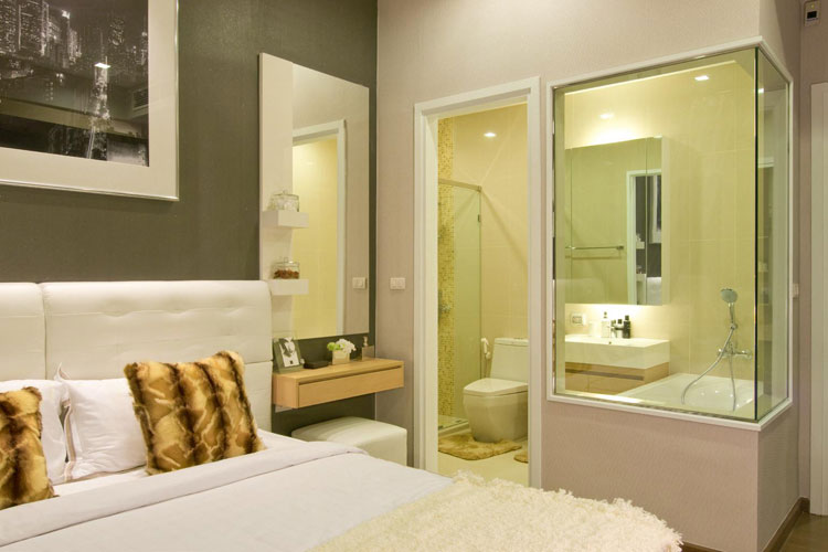 Fully furnished 3 bedrooms super luxury in Sukhumvit - Asok area. Easy access to MRT - BTS. Project will be completed Dec 2015.
