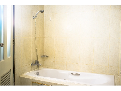 Condo for sale in Bangkok Sukhumvit 31. 3 bedrooms 3 bathrooms 162 sq.m. Peaceful & greenery. Easy access to Sukhumvit Asok area.