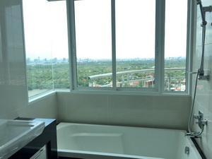 Brand new riverside condo for sale in Bangkok. Spacious 3 bedrooms 247 sq.m.  Unfurnished. A few minutes minutes drive to Sathorn, Silom, Sukhumvit