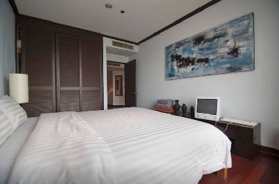 Condo for sale in Bangkok riverside one spacious bedroom 63 sq.m. nicely furnished with lovely river view.