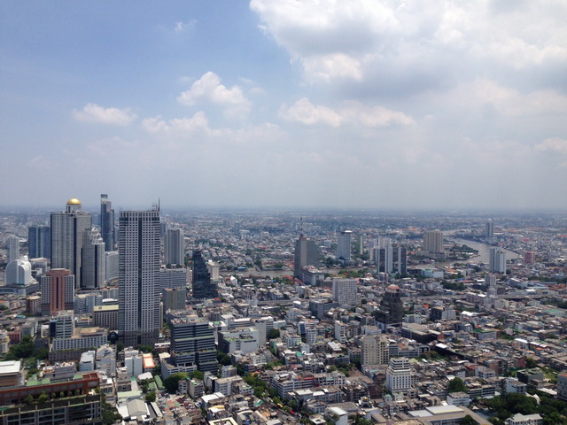 Super luxury condo for sale in Bangkok Sathorn Chongnonsee BTS. 167 sq.m. 2 bedrooms. Fully fitted. Exceptional services of 6 star hotel.