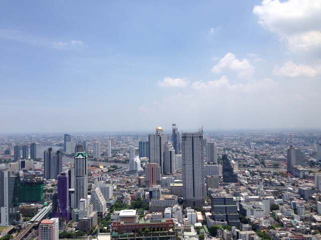 Super luxury condo for sale in Bangkok Sathorn Chongnonsee BTS. 167 sq.m. 2 bedrooms. Fully fitted. Exceptional services of 6 star hotel.