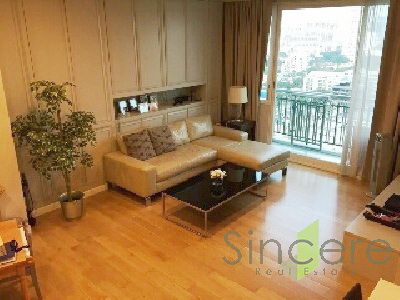 Good location condo for sale in Sukhumvit 23. Nice 3 bedrooms 107 sq.m. fully furnished.