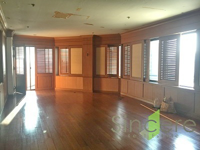 Penthouse with huge terrace for sale in Bangkok Sukhumvit Panaromic view 720 sq.m. Best Residential area Thonglor upscale zone heart of Bangkok. Walk easy close to BTS